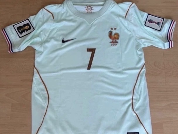 Le maillot de l'équipe de France reçu par Nathan P.